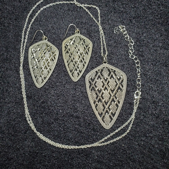 Ava Rose Chelsea Pendant in Silver - Picture 5 of 5